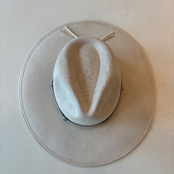Ivory Wide-Brim Felt Hat โ Western/Boho Style - Picture 2 of 6